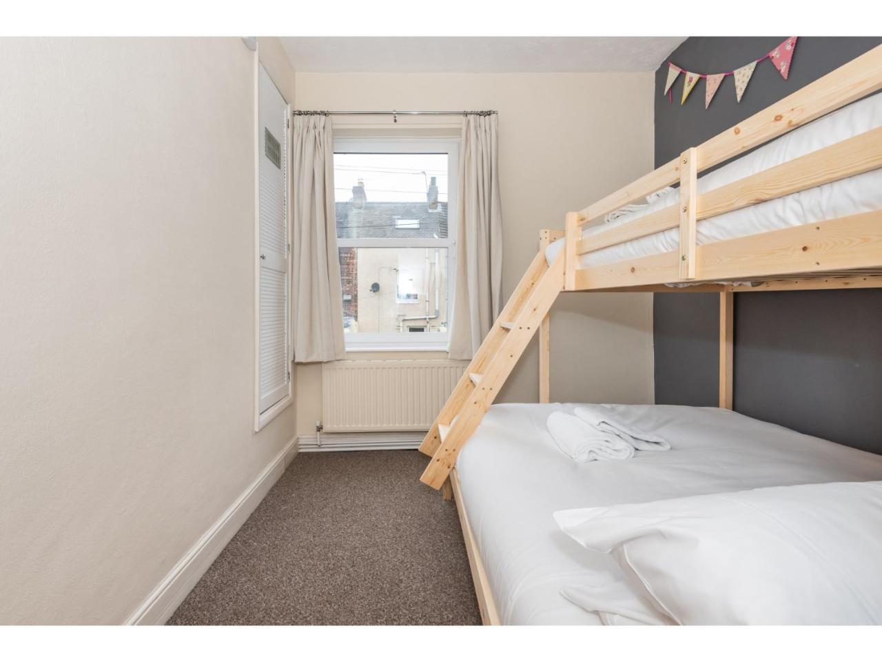 Beautiful 2 Bed With Free Parking - Pass The Keys Lägenhet York Exteriör bild